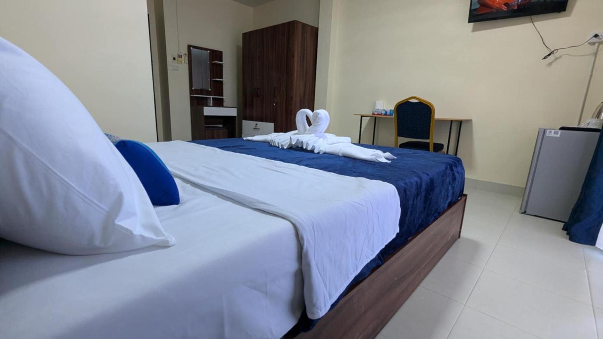 Shady Palms Guest House Cha Am Beach Ча Ам Екстериор снимка