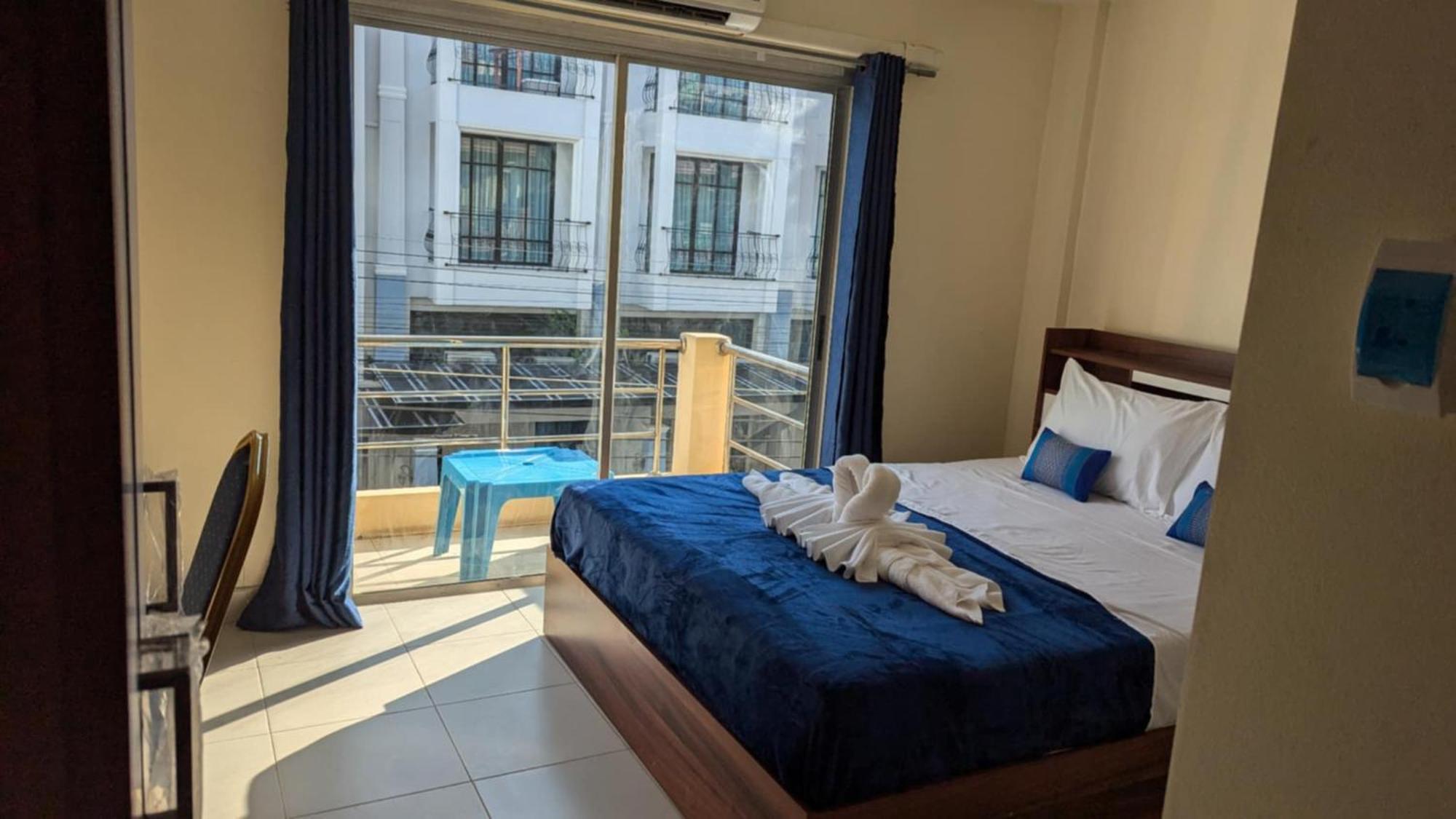 Shady Palms Guest House Cha Am Beach Ча Ам Екстериор снимка