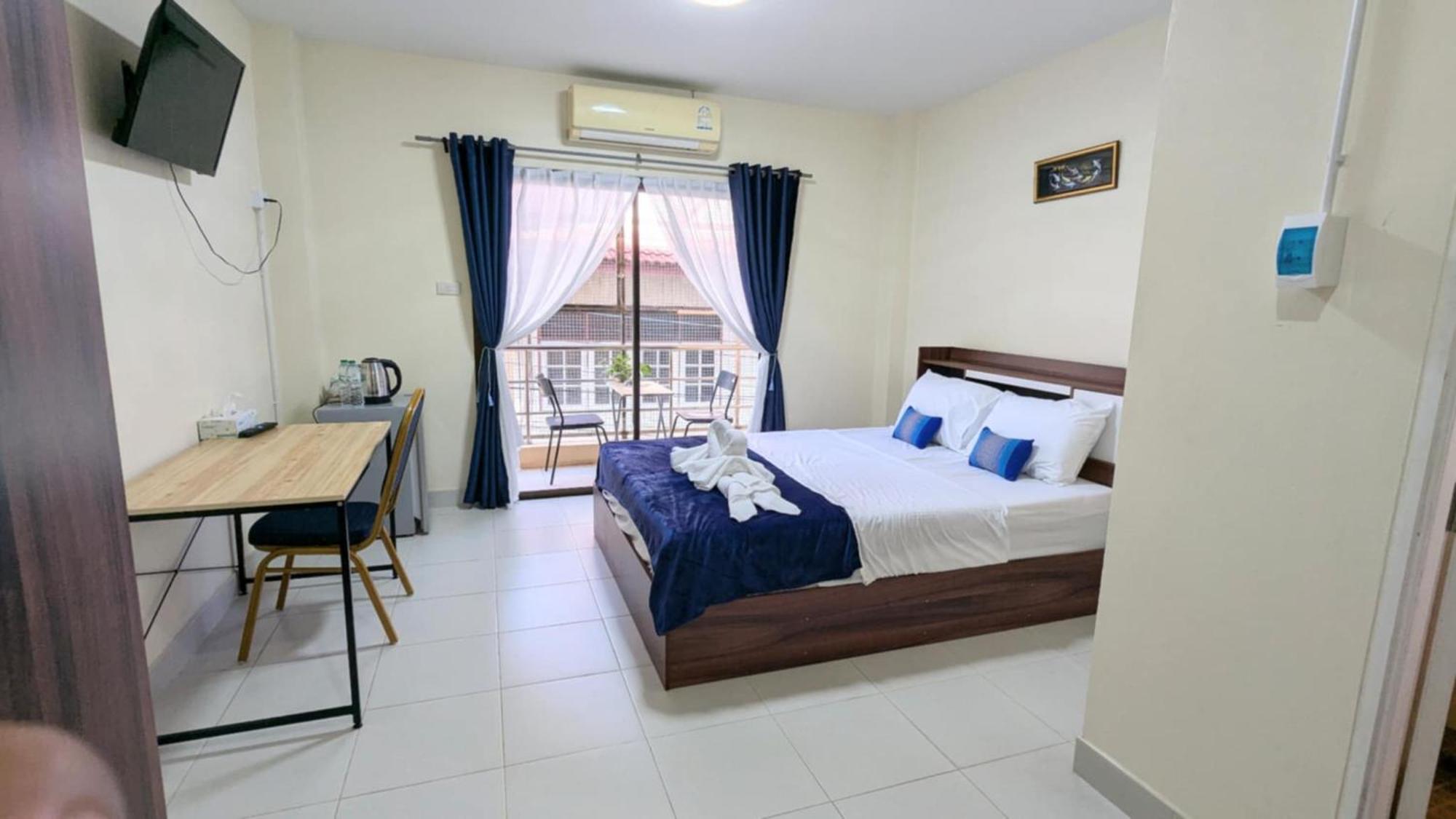 Shady Palms Guest House Cha Am Beach Ча Ам Екстериор снимка